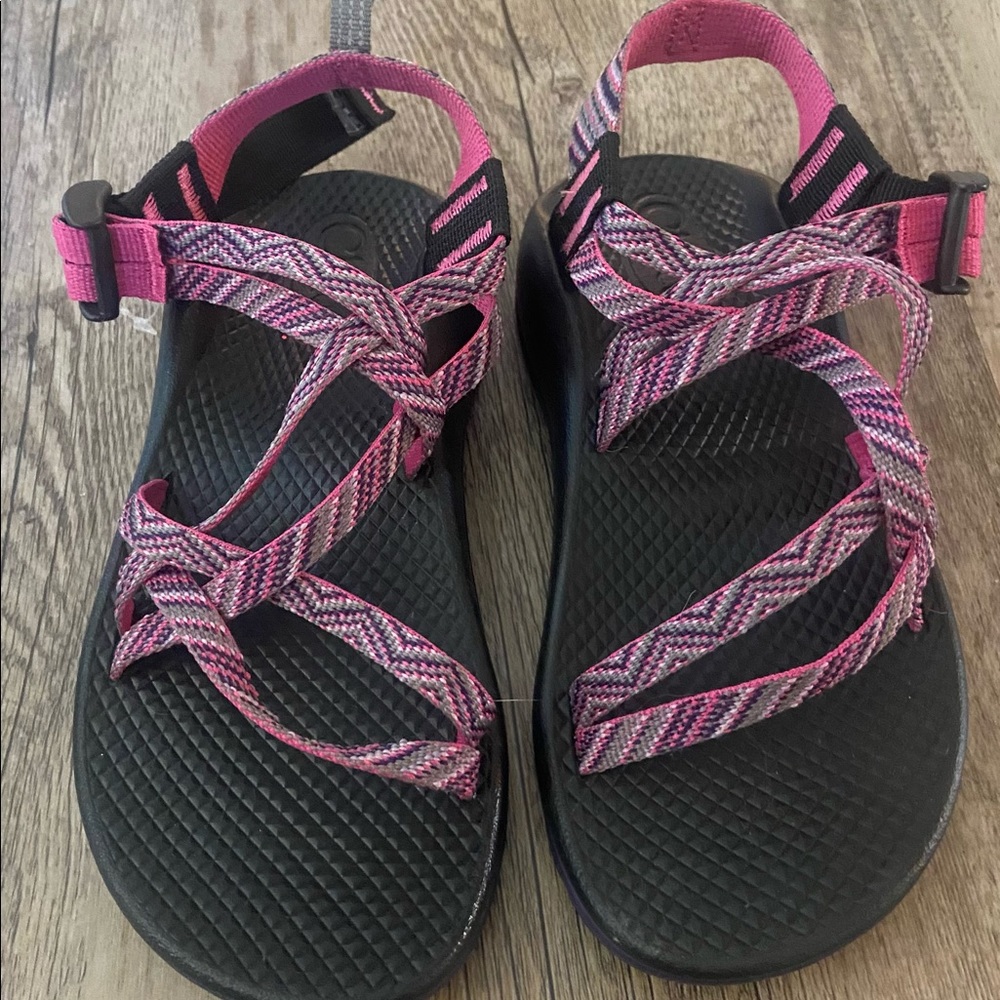 Girls Chacos Size 2 NEVER BEEN WORN